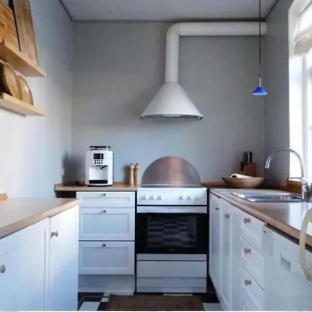 Semesterbostad Skont Feriehus Midt I Marstal. *