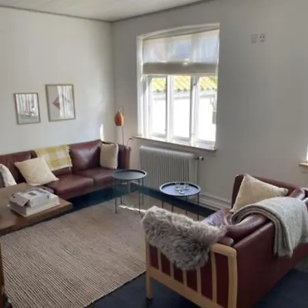 Skont Feriehus Midt I Marstal. Hébergement de vacances *