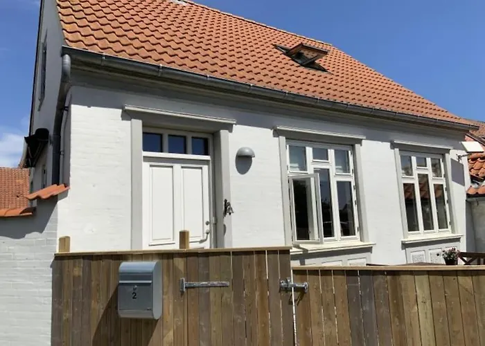 Skont Feriehus Midt I Marstal. Casa de Férias Marstal